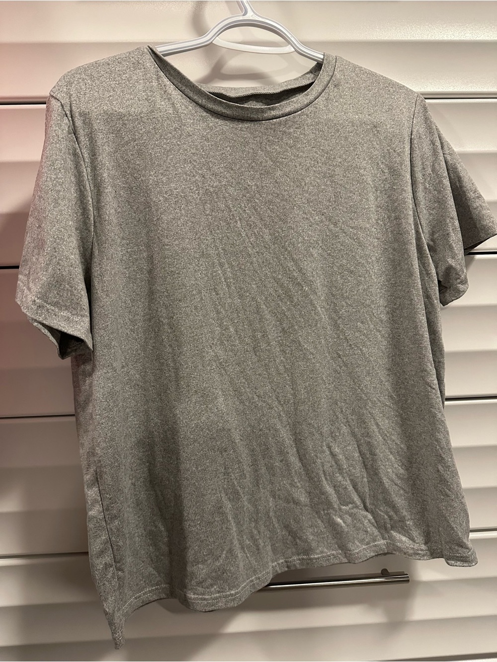 Plain grey t shirt